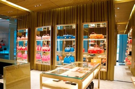 holt renfrew miu